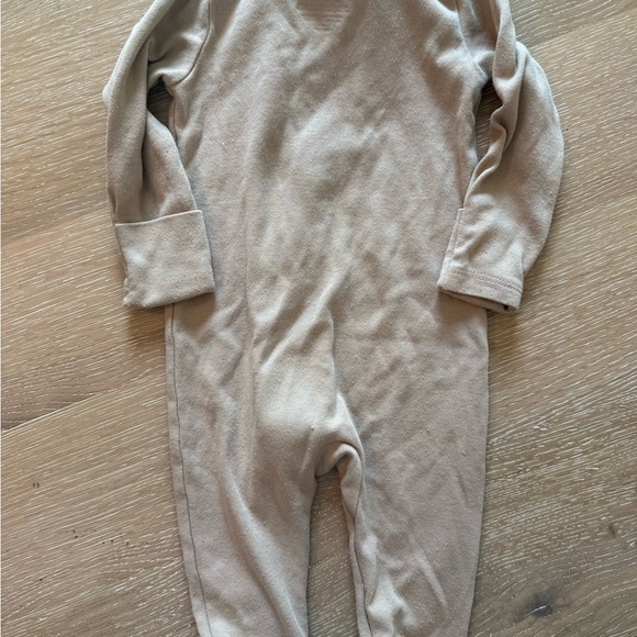 Nike baby Beige One Piece Footie BUNDLE ADD ON - Picture 3 of 3